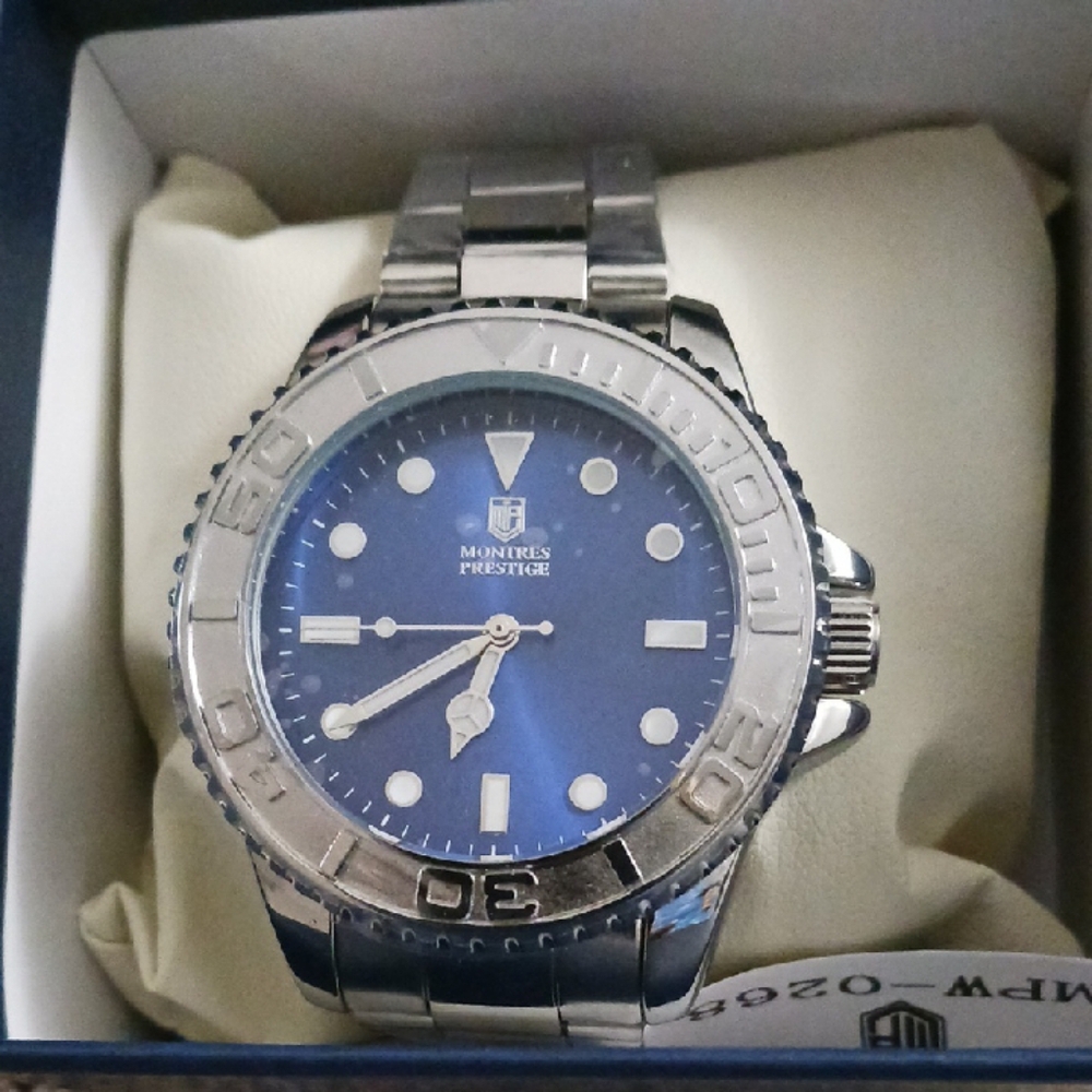 Activa By Invicta. Silver and Blue Men's Watch